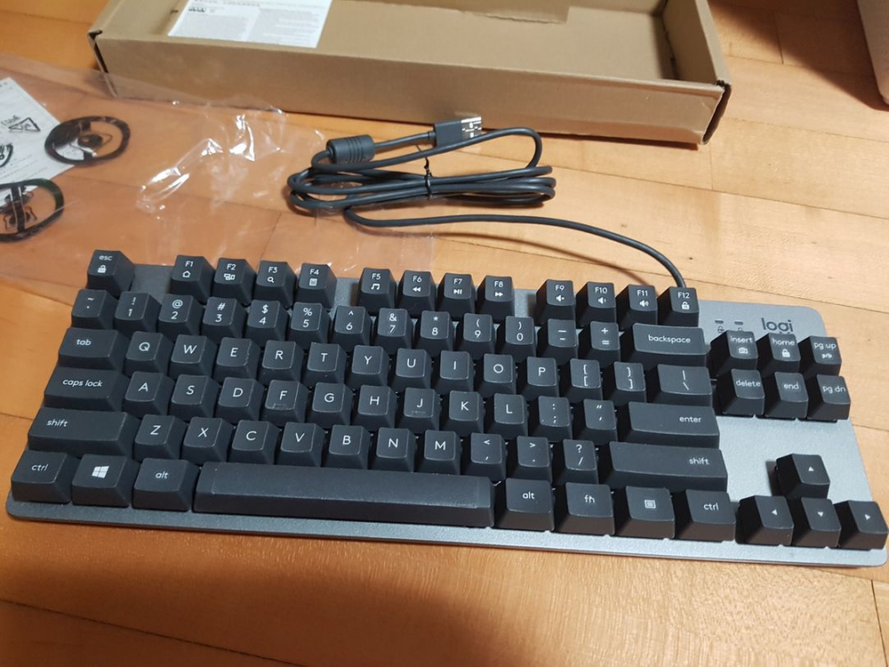 로지텍 k835 적축 기계식 키보드 이미지