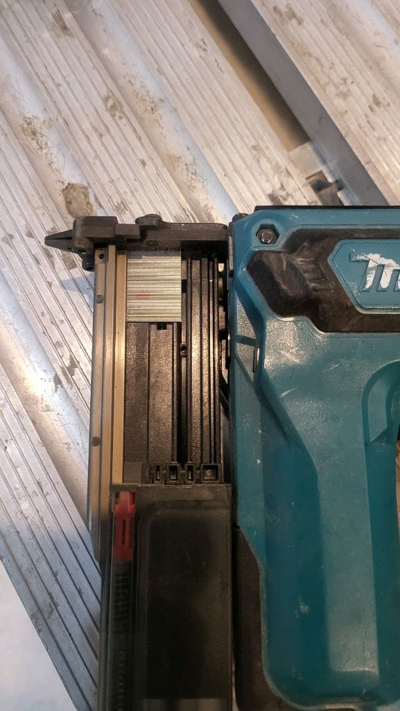 정품 마끼다 무선 실타카 DPT353--1