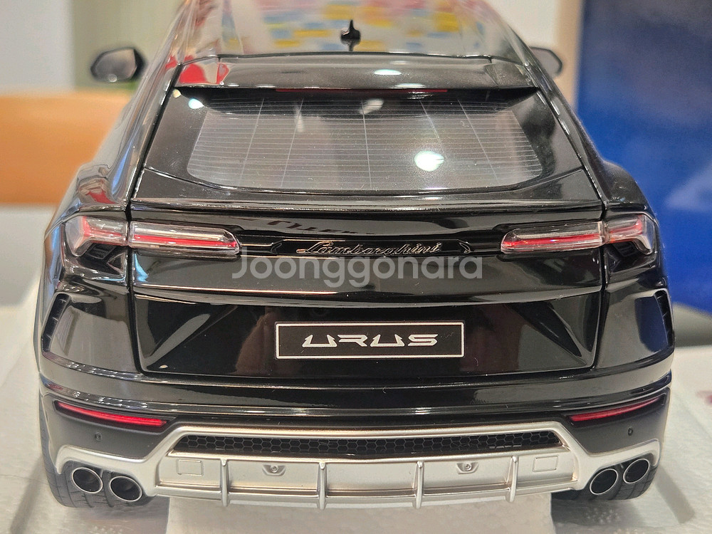 1:18 1/18 오토아트 블랙우루스 다이캐스트 팝니다.--5