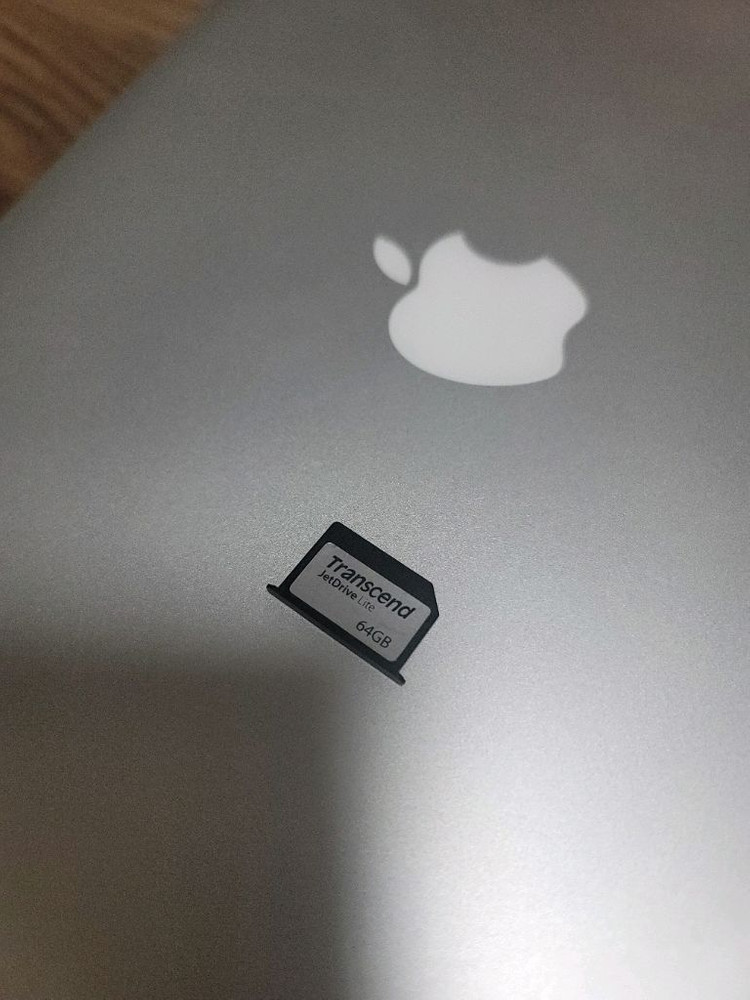 맥북프로 13인치 8GB/256GB 이미지