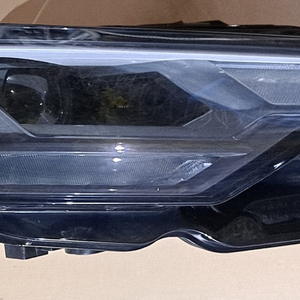 아우디 A6 전조등과 후미등 전체