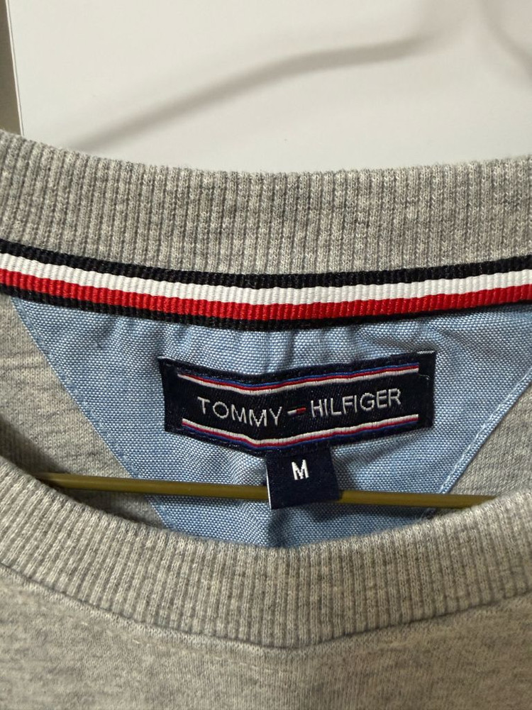 타미힐피거 맨투맨 그레이 M사이즈--1