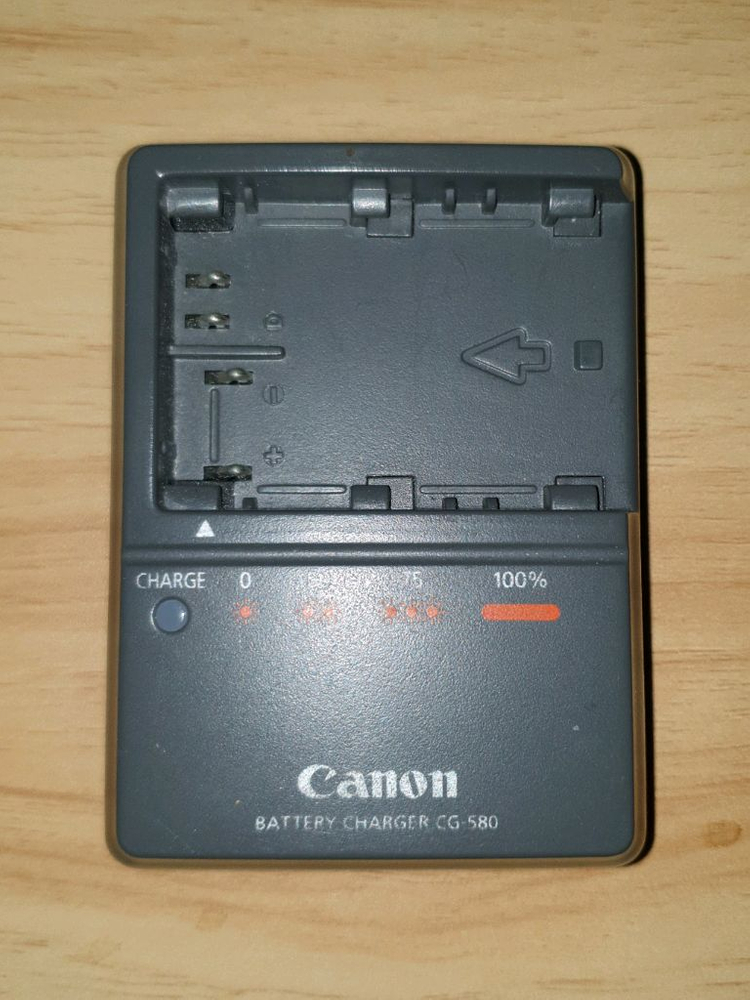캐논 CG-580 배터리 충전기 이미지