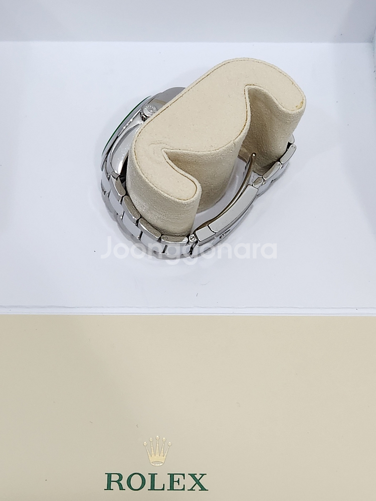 롤렉스 밀가우스 그린 40미리. 모델 번호 116400GV--3