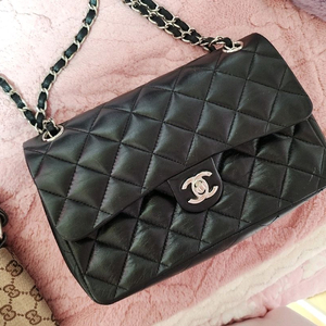 샤넬 클래식 플랩백