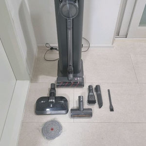 LG코드제로 무선청소기 풀세트 판매합니다 생태 좋습니다