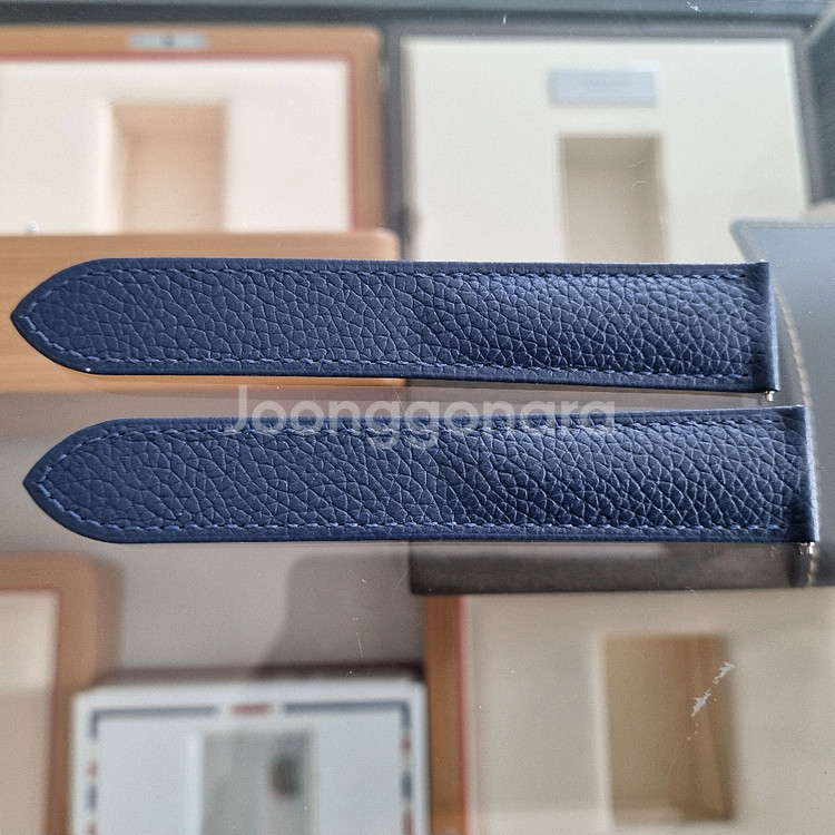 까르띠에 롱드솔로 L 로얄 블루 송아지 가죽줄 20mm--1