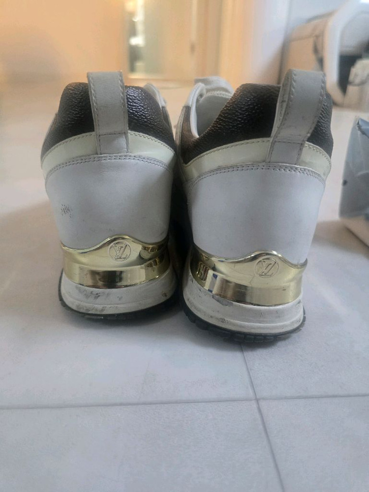 백화점 정품 루이비통 런어웨이 스니커즈 이미지