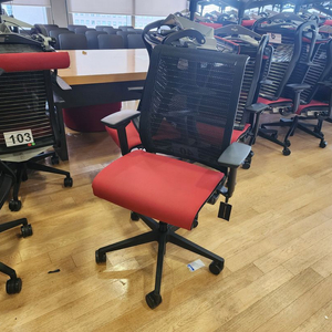 수입명품의자 띵크체어 셀르체어 비트라체어 하워즈체어 판매합니다. 이미지