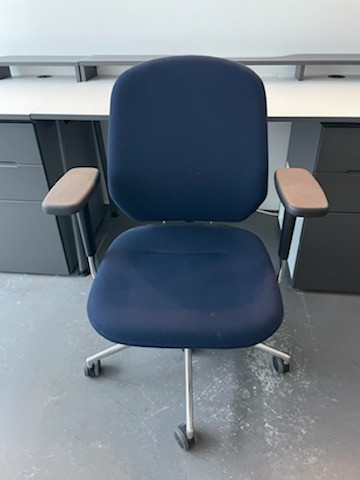 수입명품의자 띵크체어 셀르체어 비트라체어 하워즈체어 판매합니다. 이미지