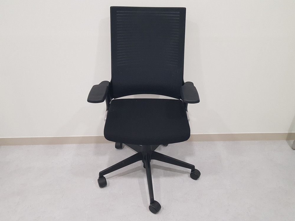 수입명품의자 띵크체어 셀르체어 비트라체어 하워즈체어 판매합니다. 이미지