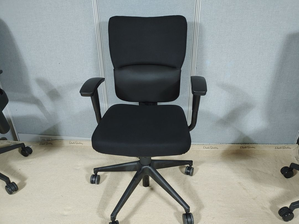 수입명품의자 띵크체어 셀르체어 비트라체어 하워즈체어 판매합니다. 이미지