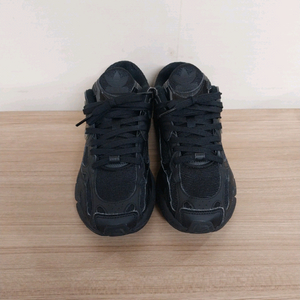 여성 아디다스 아스티어 코어블랙 운동화 (250)