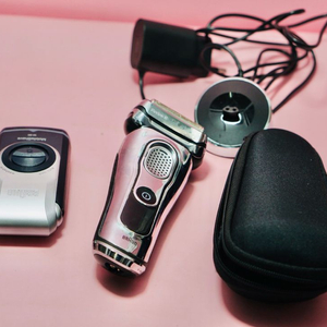 브라운 전공면도기 + 휴대용면도기 + 케이스 + 충전기