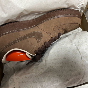 나이키 포스 카카오 우먼 사이즈 285 (남자280)