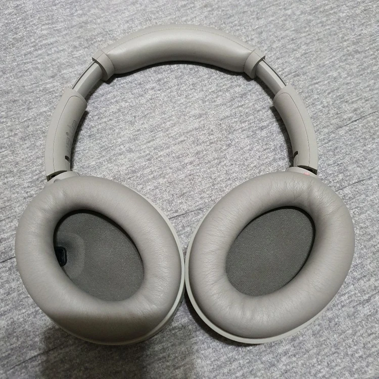 소니 WH-1000XM4 헤드폰 이미지