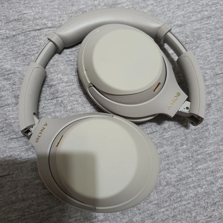소니 WH-1000XM4 헤드폰 이미지