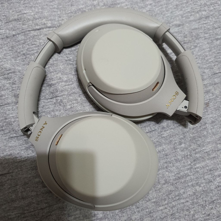 소니 WH-1000XM4 헤드폰--4