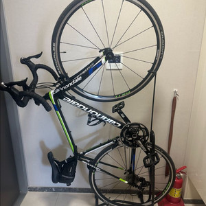 16년식 로드자전거 캐논데일 슈퍼식스 에보 105 팝니다.