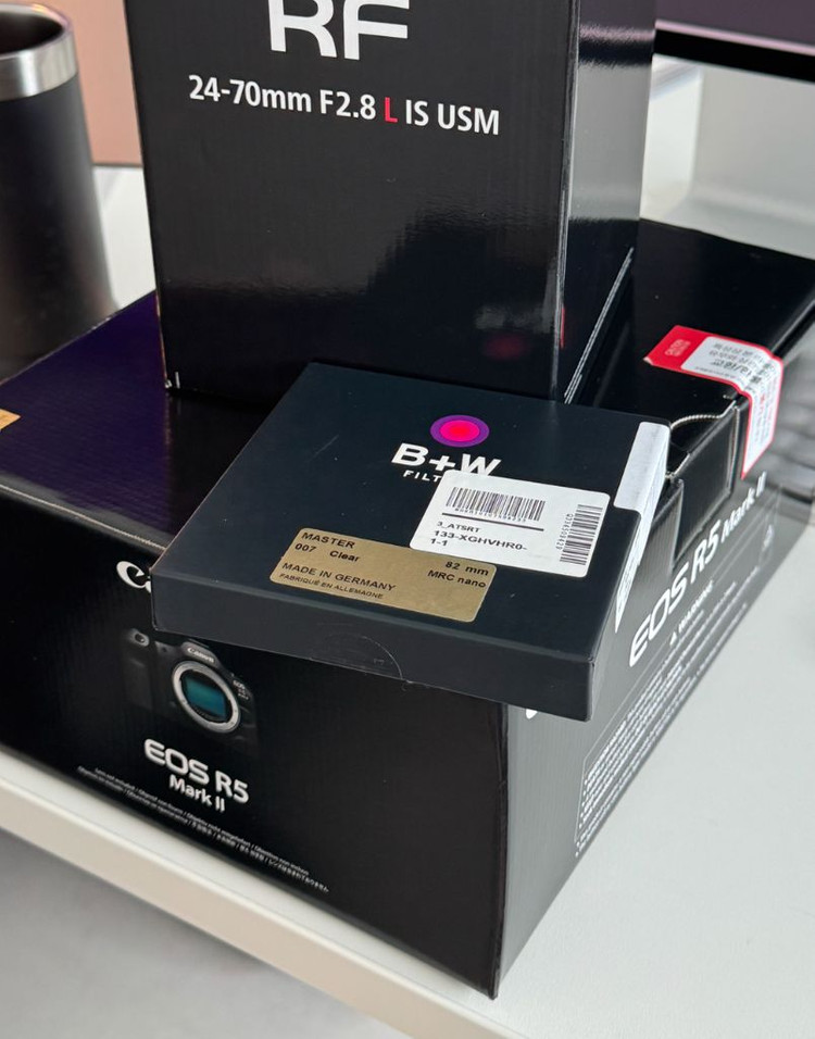 캐논 R5 markII + RF 24-70 F2.8 L 신동급 (기타 악세사리들 포함)--1