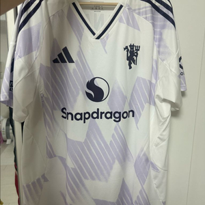 25/26 맨유 어웨이 유니폼 쿠냐 마킹 이미지