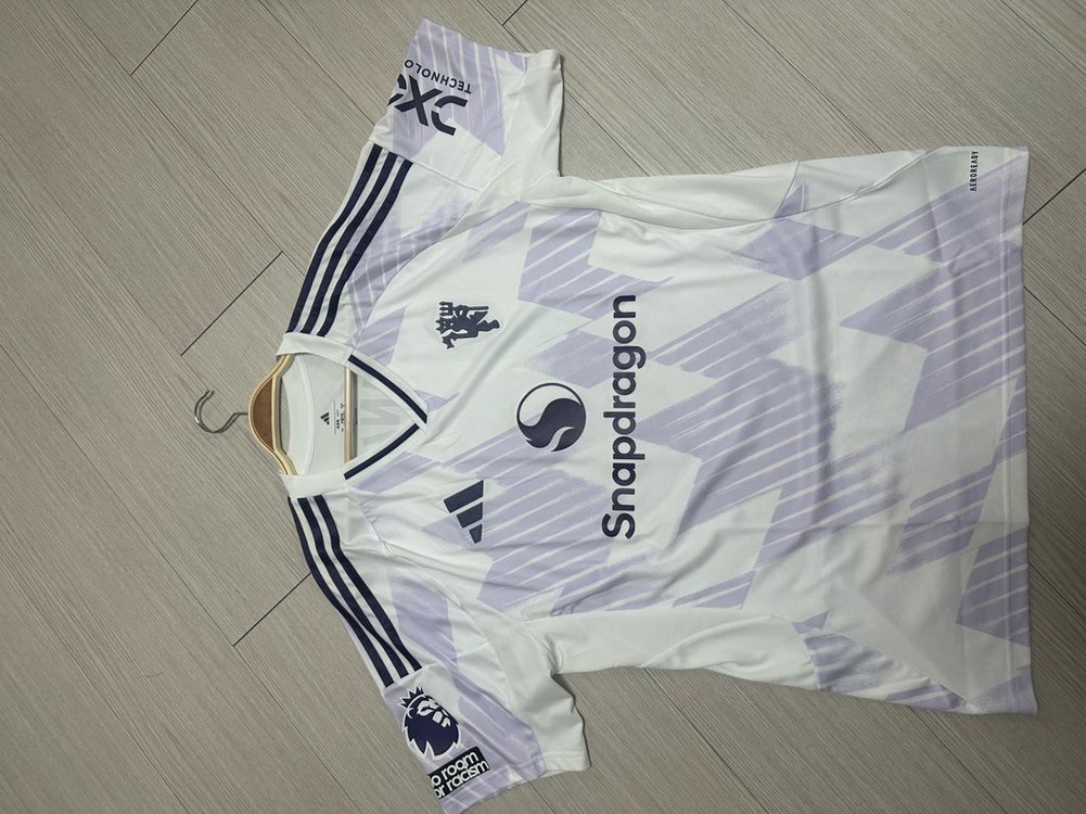 25/26 맨유 어웨이 유니폼 쿠냐 마킹 이미지