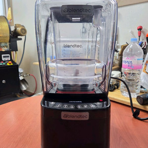 블랜텍 프로페셔널 블랜더 판매합니다.