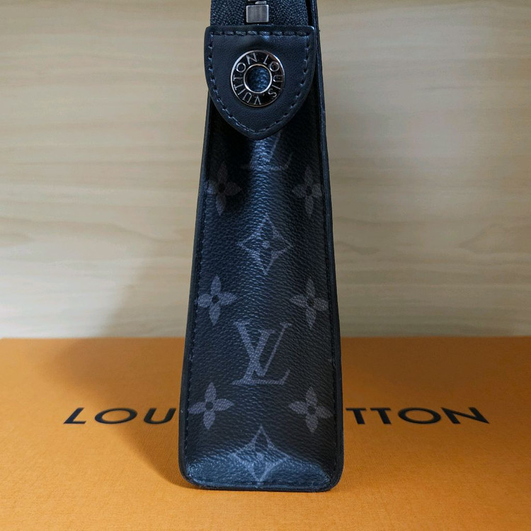 루이비통 리버스 포쉐트 보야주 클러치--2