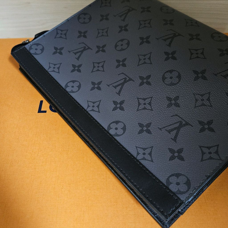 루이비통 리버스 포쉐트 보야주 클러치--4