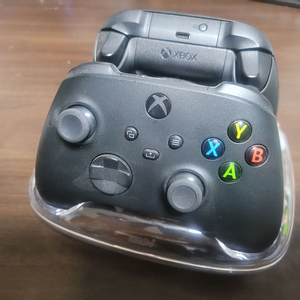 Xbox 패드 두개, 8bitdo 충전독 일괄로 판매합니다