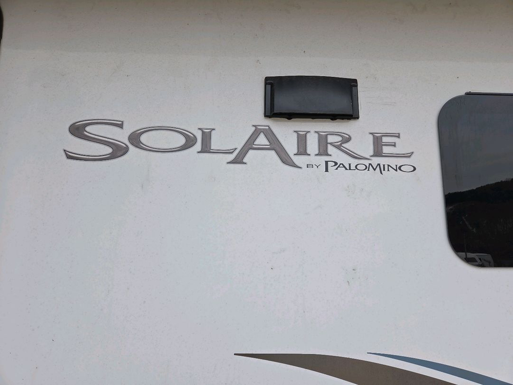 솔라이어 캠핑 카라반 이미지