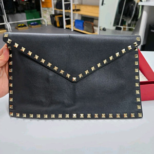 [A급컨디션] 발렌티노 락스터드 클러치