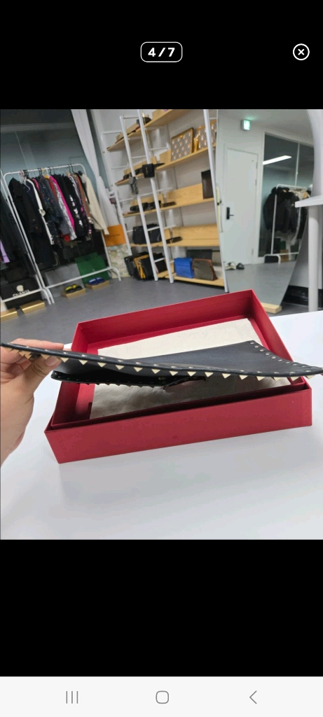 [A급컨디션] 발렌티노 락스터드 클러치 이미지