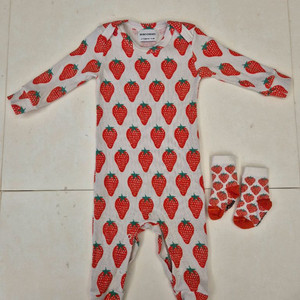 보보쇼즈 딸기우주복6-12,양말세트