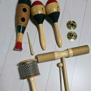 리듬악기( 귀로, 마라카스, 우드블럭, 카바사, 핑거드럼)