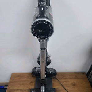 LG 코드제로무선청소기 A9 S978SA(삼성배터리 57분&53분 작동,물걸레키트포함,전체 청소완)