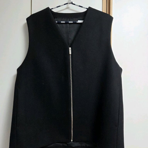 COS 블랙 지퍼 모직 베스트