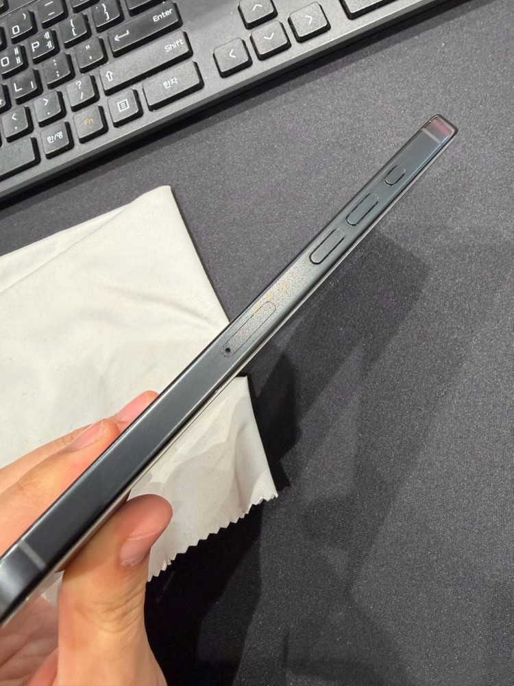 아이폰 16프로맥스 256GB--2