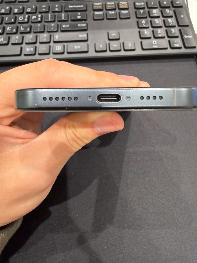 아이폰 16프로맥스 256GB--3