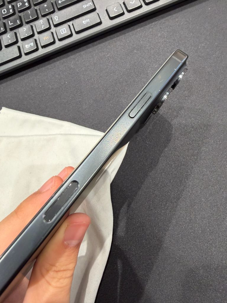 아이폰 16프로맥스 256GB--4