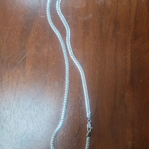 은체인 목걸이 이미지