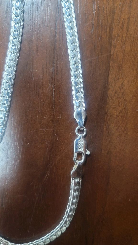 은체인 목걸이 이미지