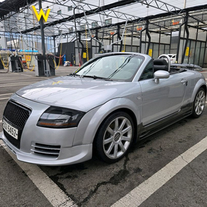 바디킷 장착 등 튜닝, 정비최상 아우디 TT Sline 로드스터