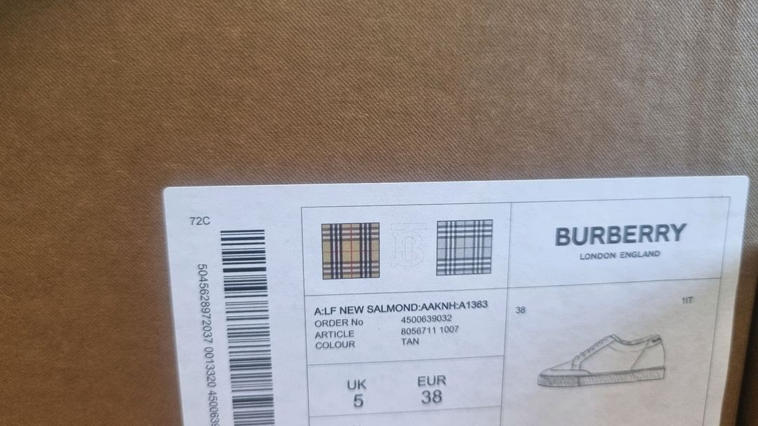 버버리 스니커즈 250--4