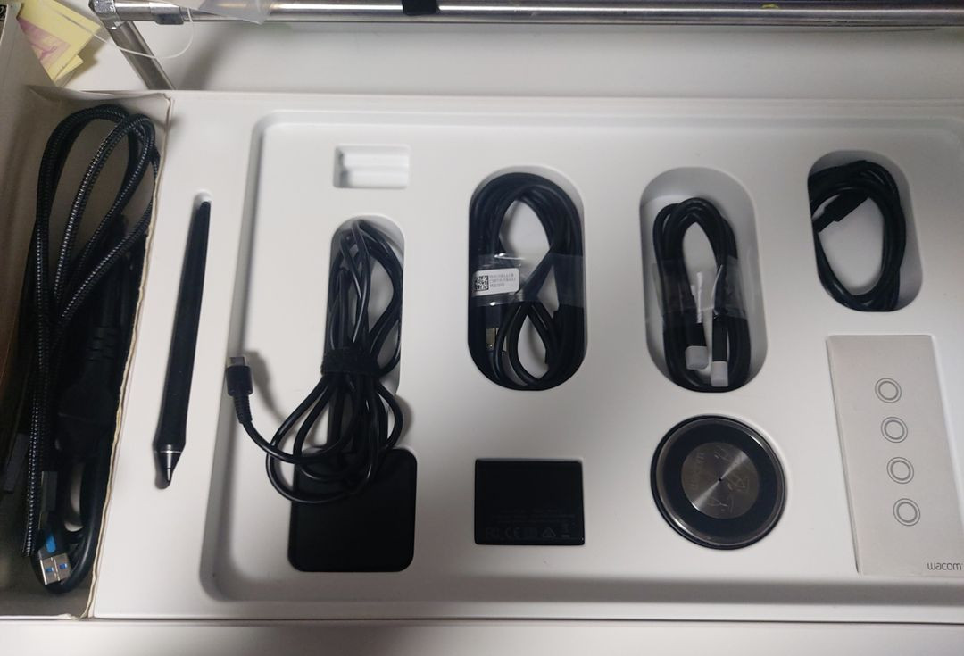 와콤 신티크 프로16 액정 타블렛 dth 1620 팝니다--3