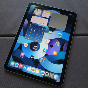 부산 아이패드 에어 4세대 256GB + 케이스 팝니다.