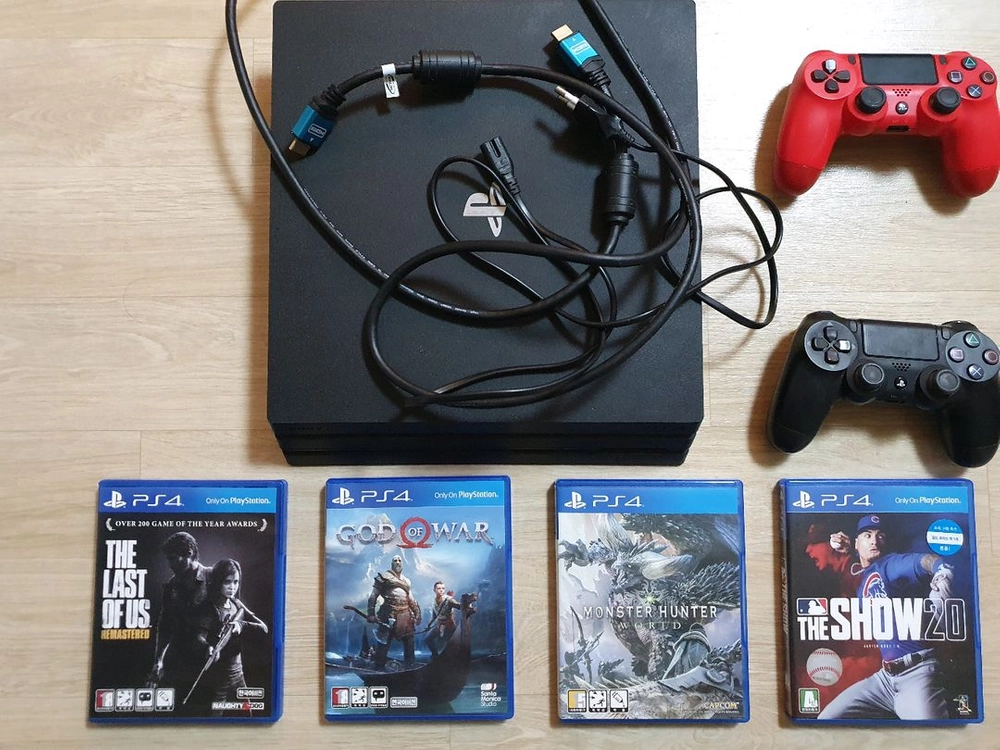 PS4 Pro 1TB 본체 + 게임 4종 세트 이미지