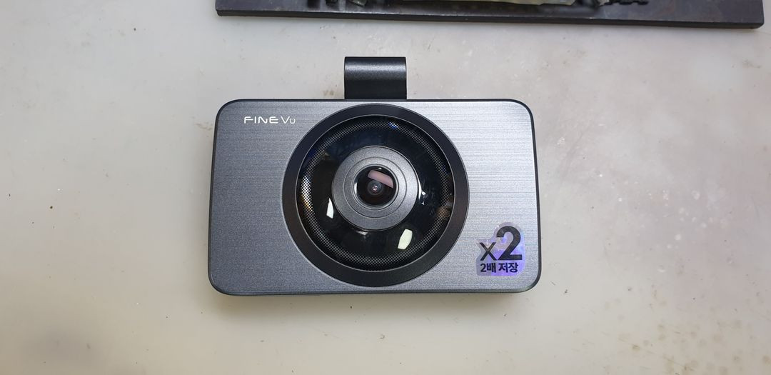 수리된 파인뷰 LX700 앞쪽 본체만.--1