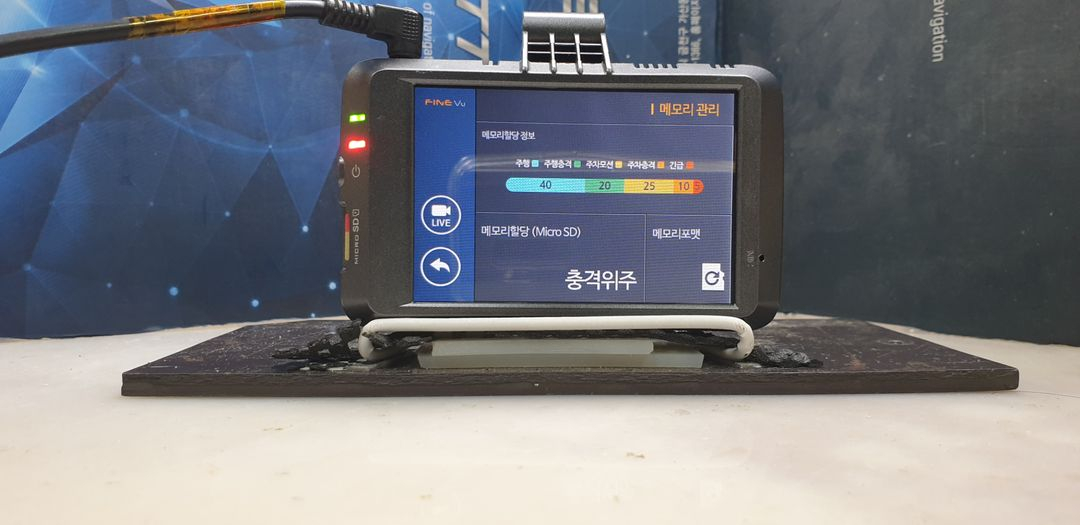 수리된 파인뷰 LX700 앞쪽 본체만.--6