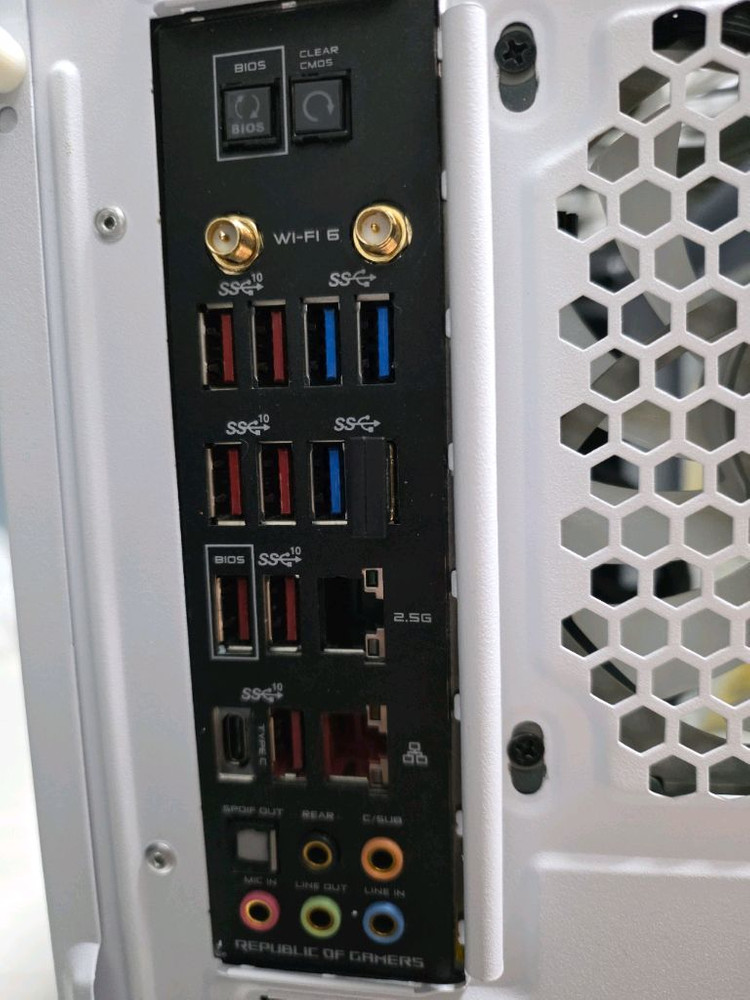 라이젠 3900X 게이밍 컴퓨터 본체--1